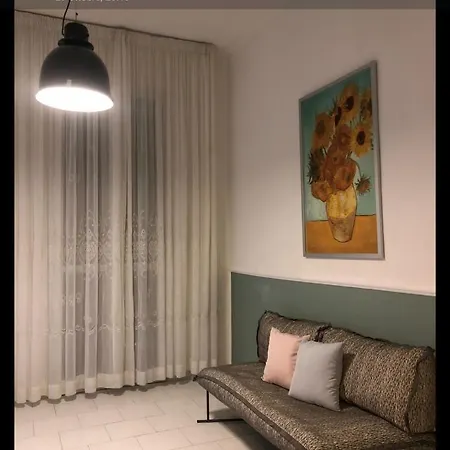 At The Station Howme Bari